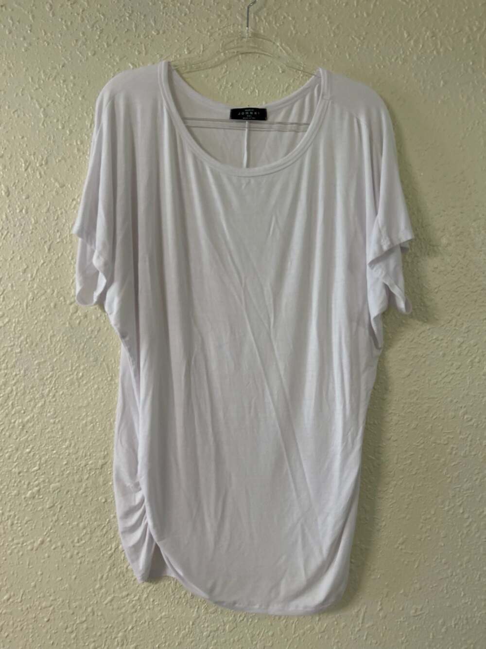 Made By Johnny Women's White Ruched Side T-Shirt Size 2XL